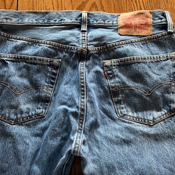 Men’s Levi’s like new - Picture 2 of 2